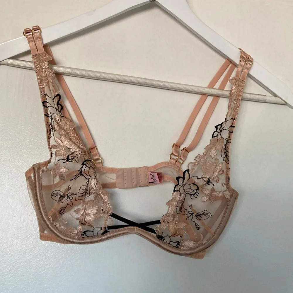 Agent Provocateur Peach and Black Lace Bra - Picture 7 of 7